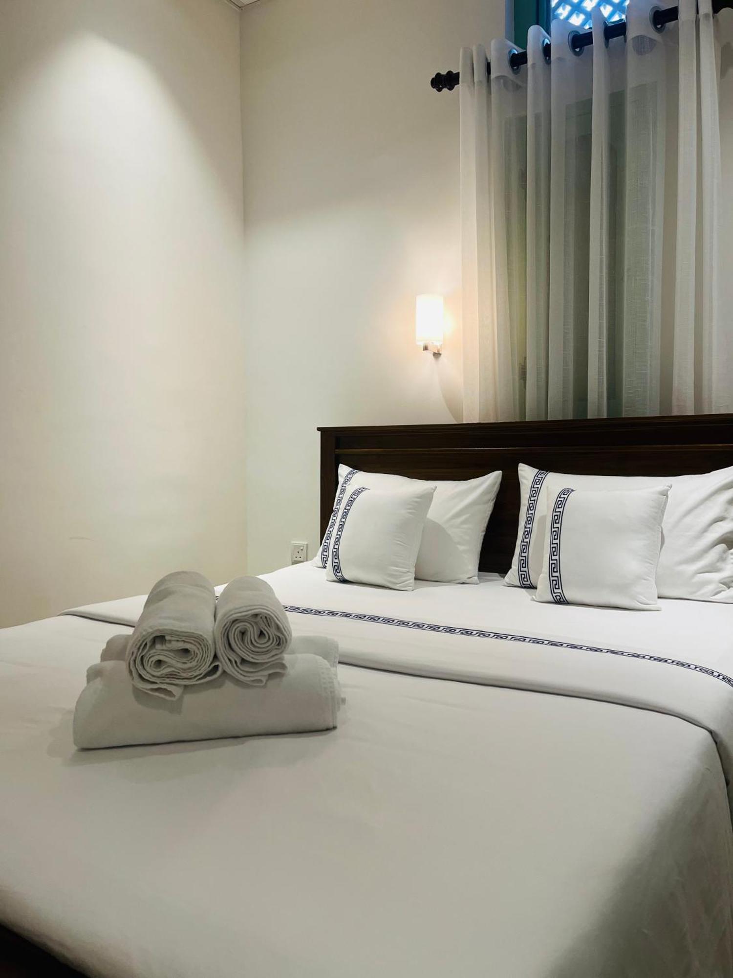 Ceylon Kingsmen Garden Hotel - Katunayake Negombo Exterior photo